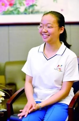 北京市文科状元蔡雨玹，分数699。自五岁其起就习琴，目前已通过音乐学院钢琴九级考试，“一有时间就会弹琴，这也是我放松的方式吧。”