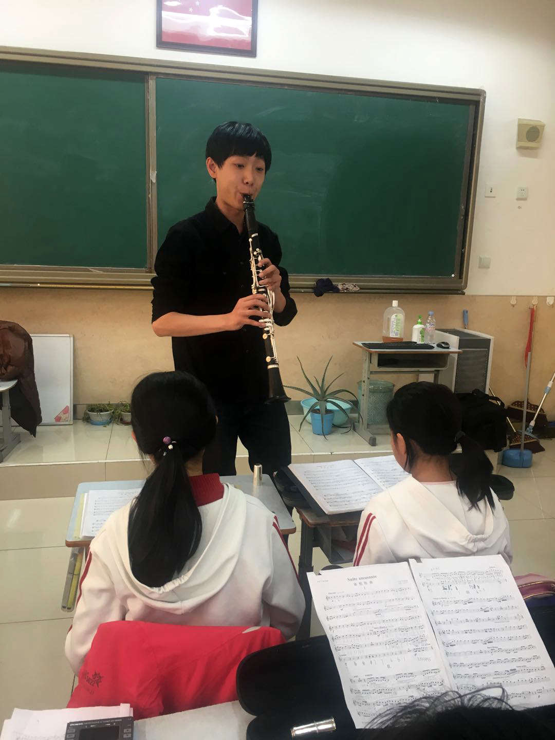 北京云雀崇文小学管乐团-单簧管声部在上课